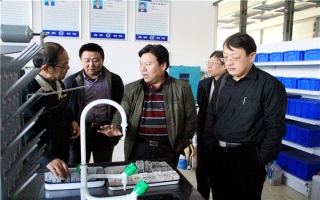 山東大學(xué)機械工程學(xué)院仇道濱書記、馮顯英教授蒞臨公司