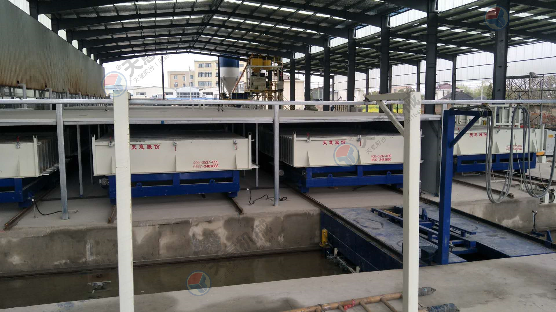 相對(duì)于傳統(tǒng)墻板機(jī)設(shè)備，新型墻板機(jī)有點(diǎn)更多